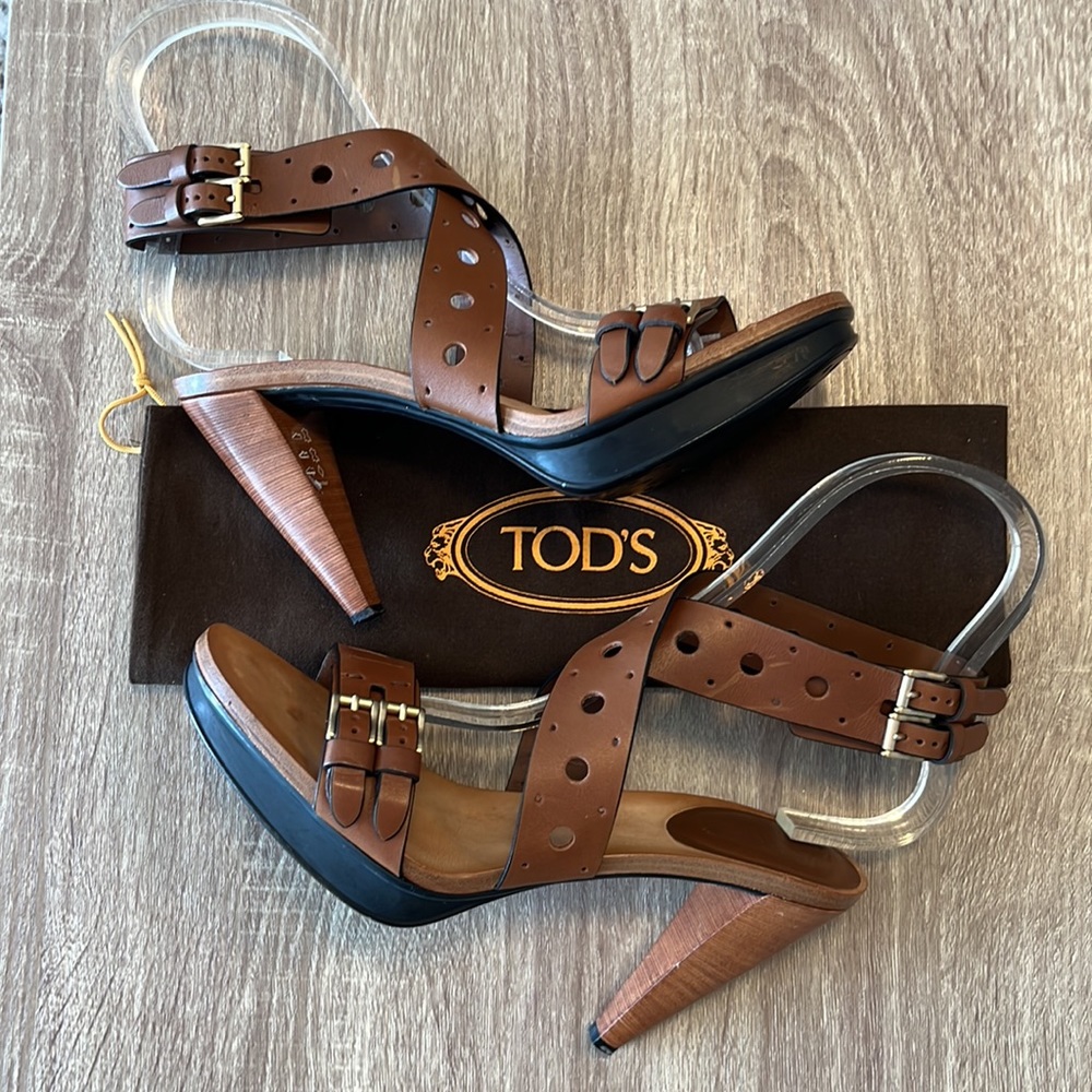 Tod’s Brown “Sasha Gomma Sandalo  Forature” Platform Sandals